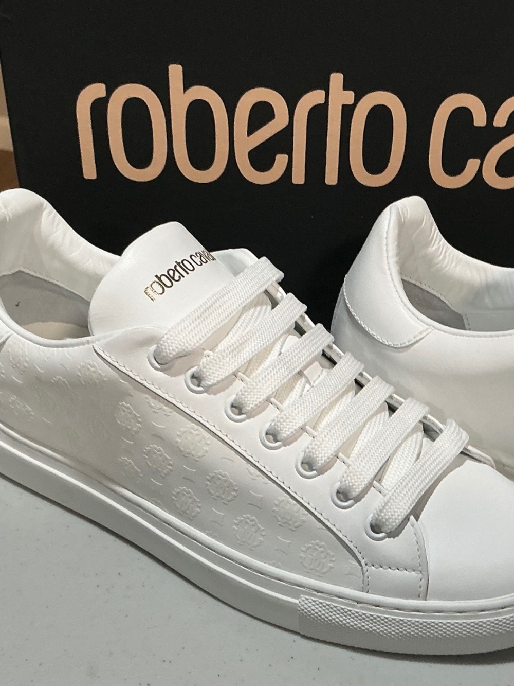 Roberto Cavalli white embossed leather low sneakers new in box